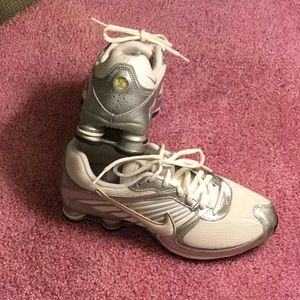 Nike Shox Women’s size 7.5